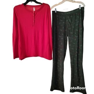 NWOT  Gillgan & Omalley pajama set Red and green Size Medium. New